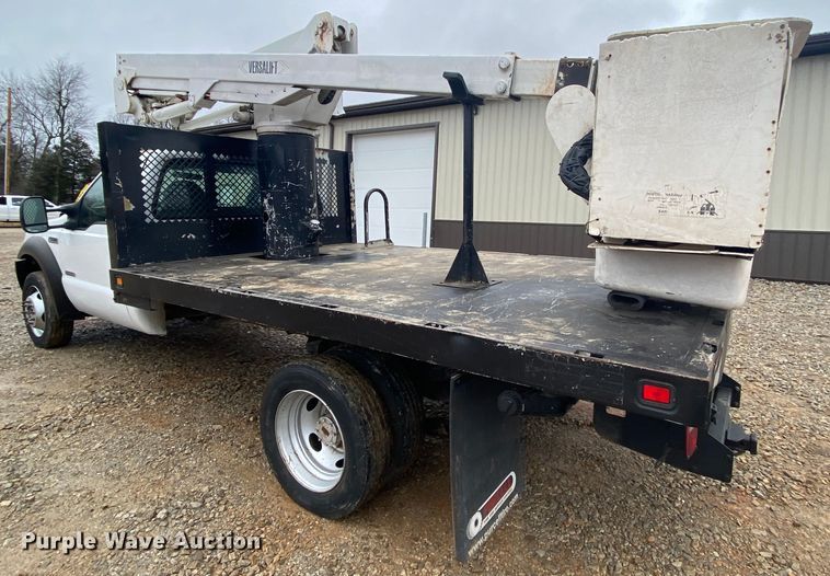image for item HR9358 2005 Ford F550 XL Super Duty  bucket truck