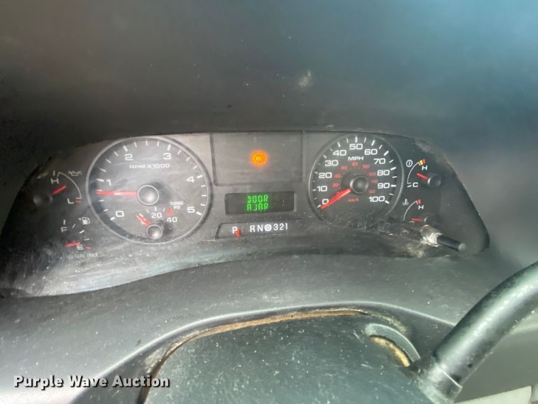 image for item HR9358 2005 Ford F550 XL Super Duty  bucket truck