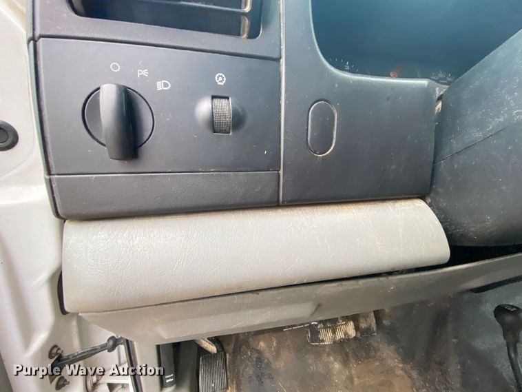 image for item HR9358 2005 Ford F550 XL Super Duty  bucket truck