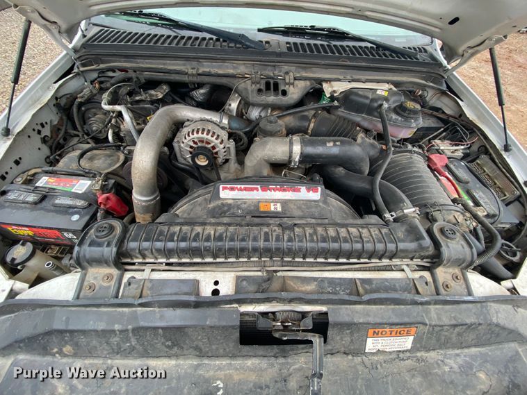 image for item HR9358 2005 Ford F550 XL Super Duty  bucket truck