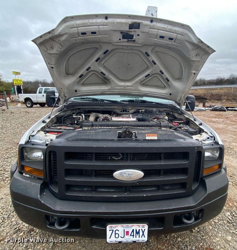 image for item HR9358 2005 Ford F550 XL Super Duty  bucket truck