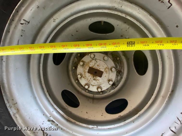 image for item HR9358 2005 Ford F550 XL Super Duty  bucket truck