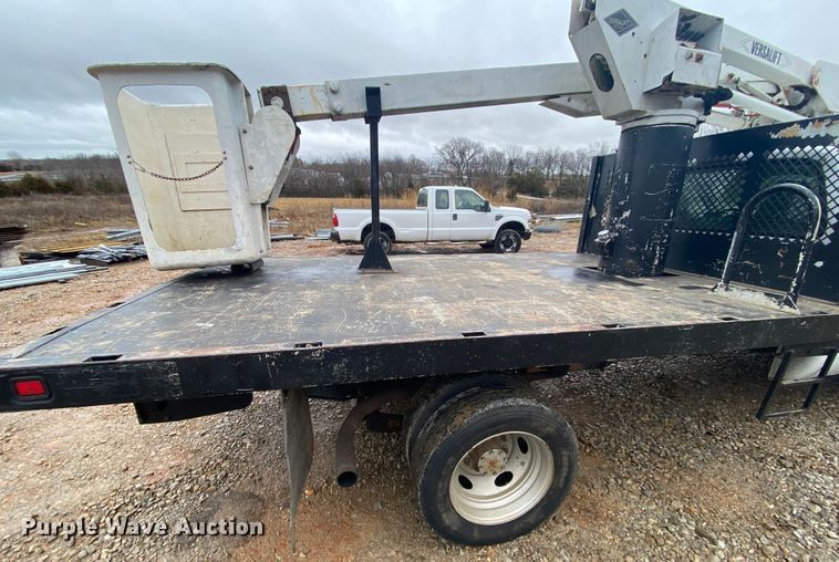 image for item HR9358 2005 Ford F550 XL Super Duty  bucket truck