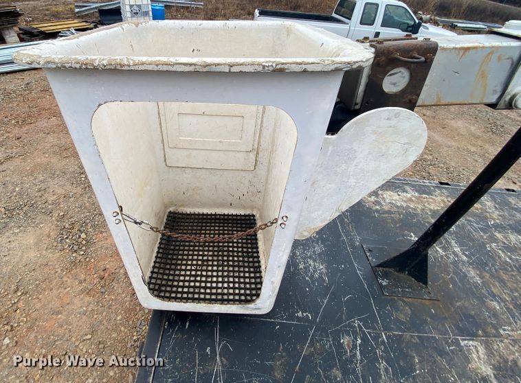 image for item HR9358 2005 Ford F550 XL Super Duty  bucket truck