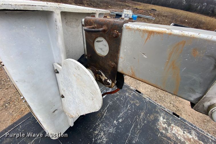 image for item HR9358 2005 Ford F550 XL Super Duty  bucket truck