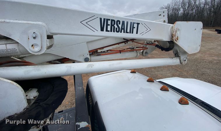 image for item HR9358 2005 Ford F550 XL Super Duty  bucket truck