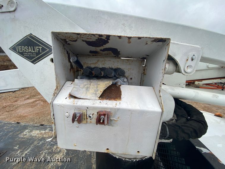 image for item HR9358 2005 Ford F550 XL Super Duty  bucket truck