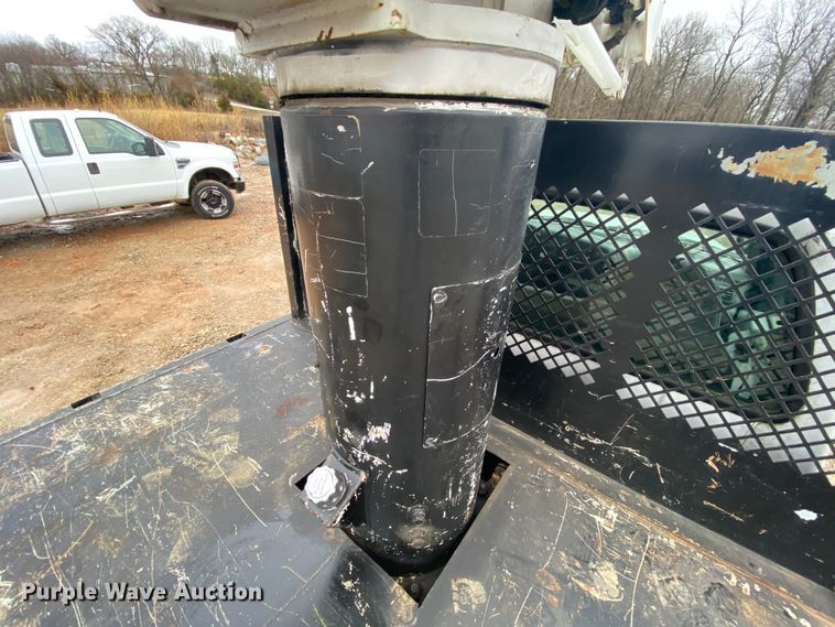 image for item HR9358 2005 Ford F550 XL Super Duty  bucket truck