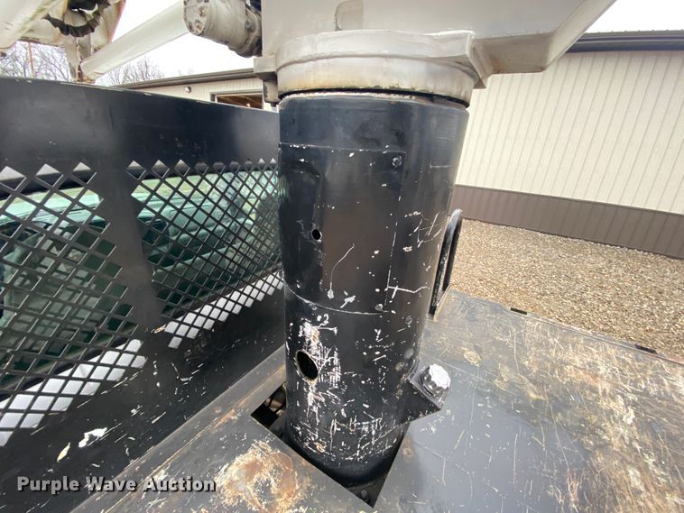 image for item HR9358 2005 Ford F550 XL Super Duty  bucket truck