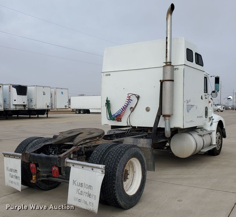 image for item HW9634 1997 International 9200  semi truck