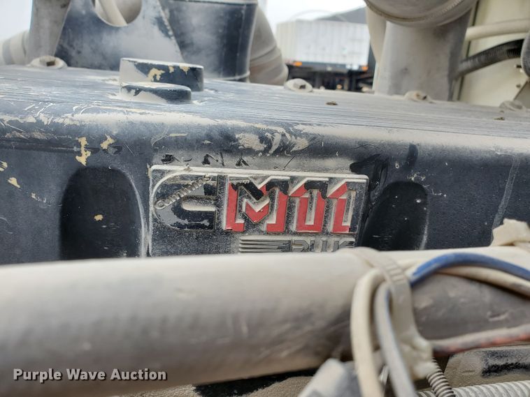 image for item HW9634 1997 International 9200  semi truck