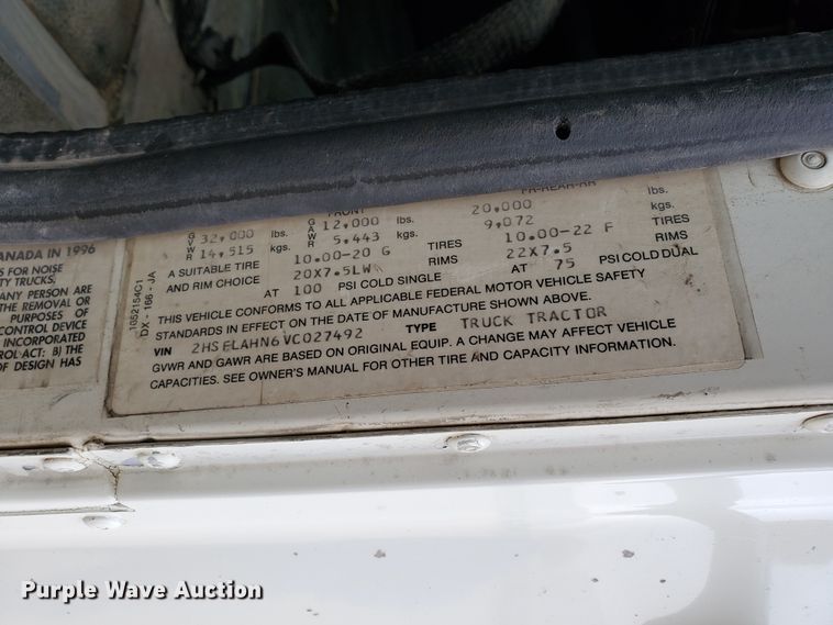 image for item HW9634 1997 International 9200  semi truck