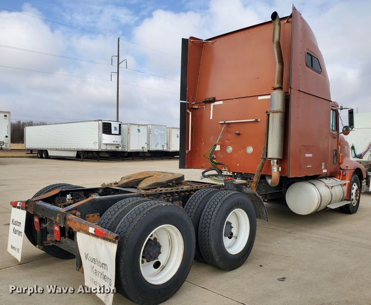 image for item HW9636 2007 International 9400  semi truck