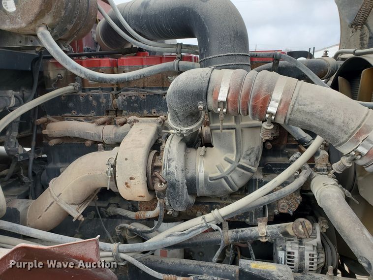 image for item HW9636 2007 International 9400  semi truck