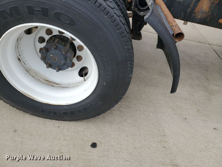 image for item HW9636 2007 International 9400  semi truck