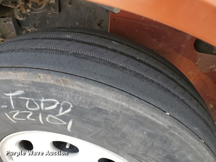 image for item HW9636 2007 International 9400  semi truck