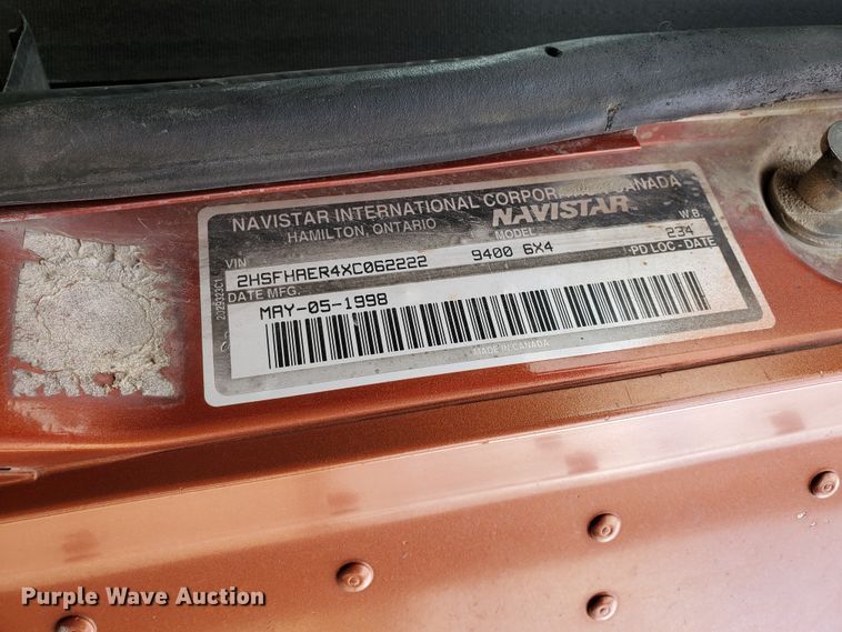 image for item HW9636 2007 International 9400  semi truck