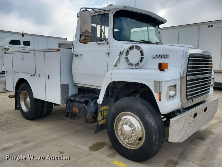 image for item HW9637 1987 Ford LN8000  utility / service truck