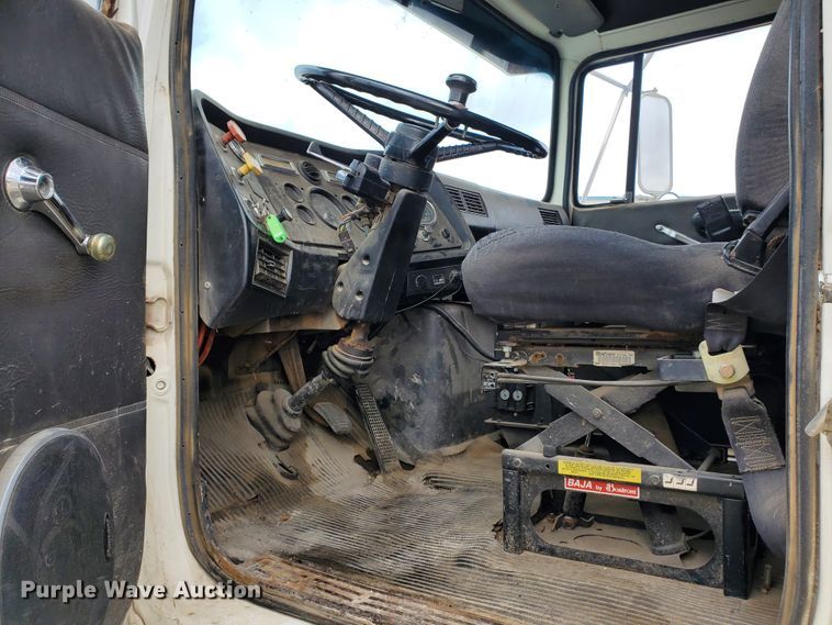 image for item HW9637 1987 Ford LN8000  utility / service truck