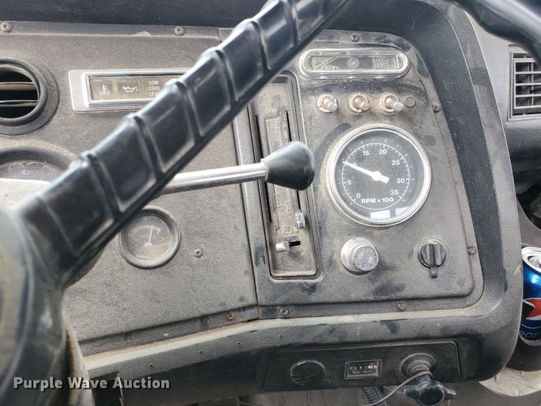 image for item HW9637 1987 Ford LN8000  utility / service truck