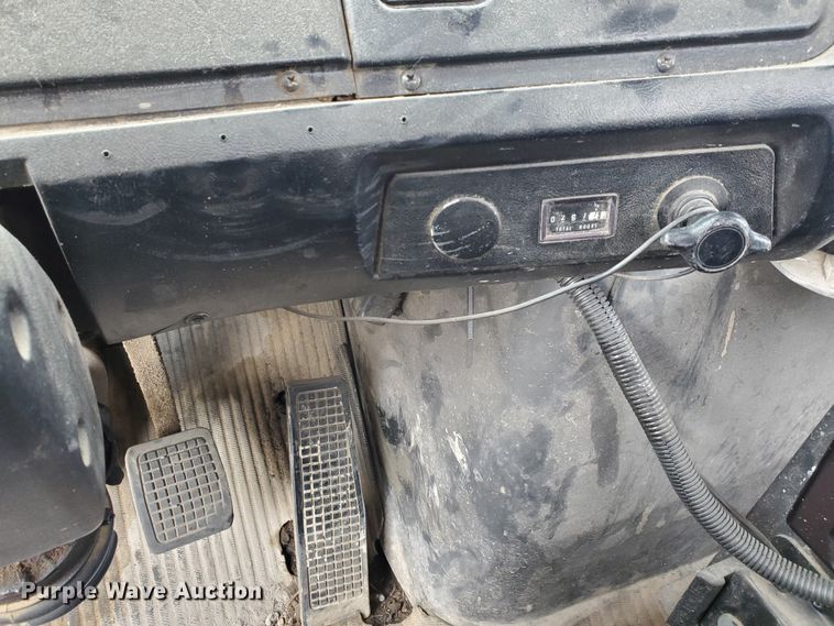 image for item HW9637 1987 Ford LN8000  utility / service truck