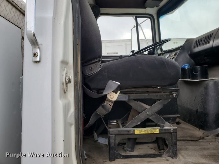 image for item HW9637 1987 Ford LN8000  utility / service truck