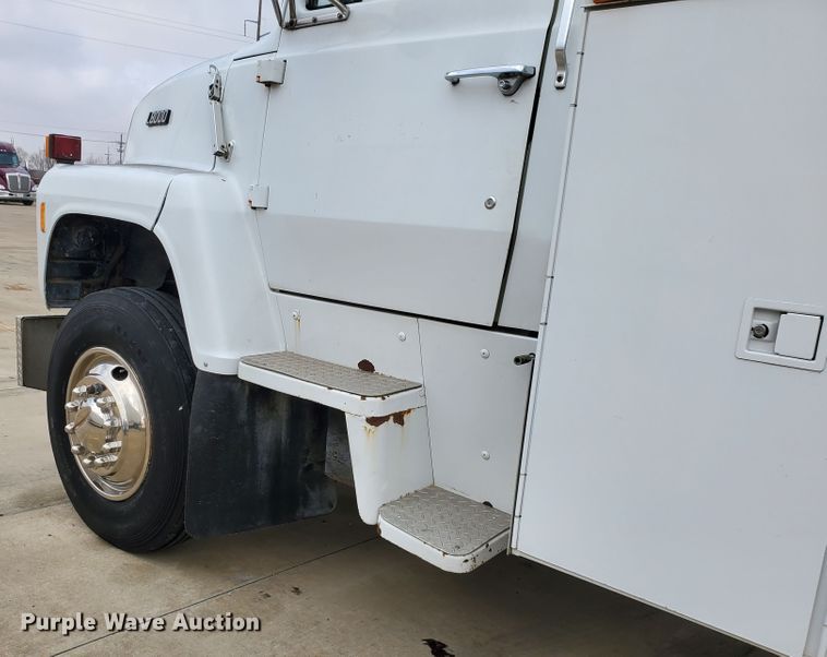 image for item HW9637 1987 Ford LN8000  utility / service truck