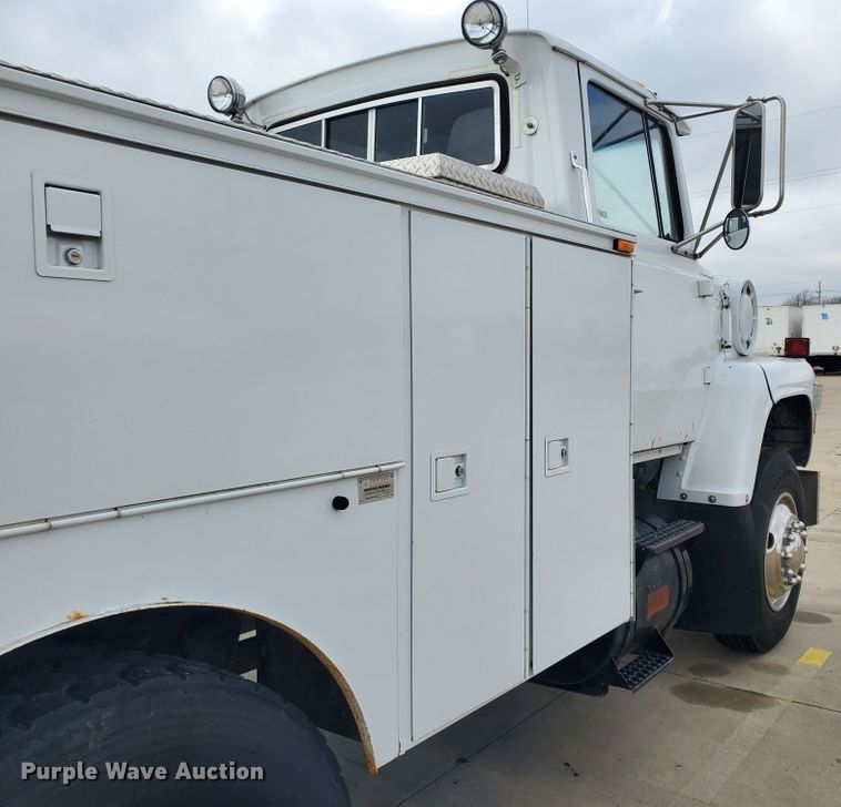 image for item HW9637 1987 Ford LN8000  utility / service truck