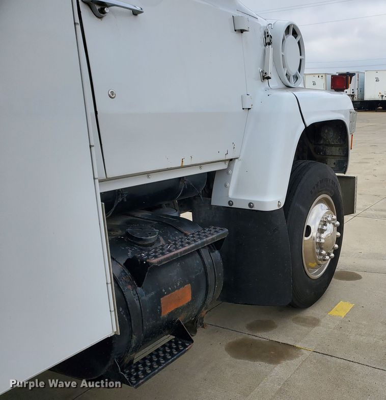 image for item HW9637 1987 Ford LN8000  utility / service truck