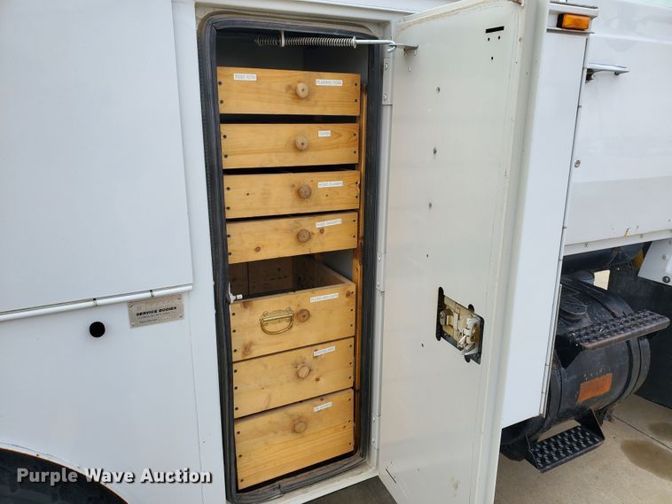 image for item HW9637 1987 Ford LN8000  utility / service truck