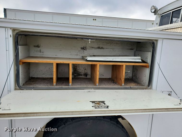 image for item HW9637 1987 Ford LN8000  utility / service truck