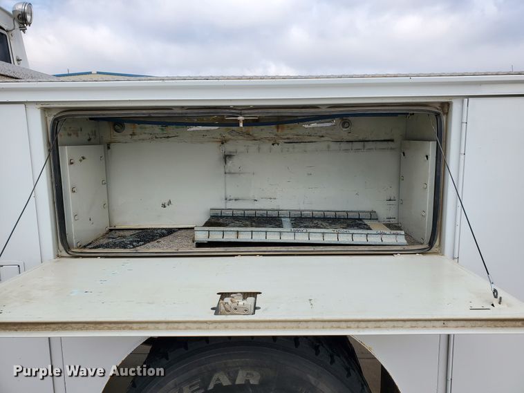 image for item HW9637 1987 Ford LN8000  utility / service truck