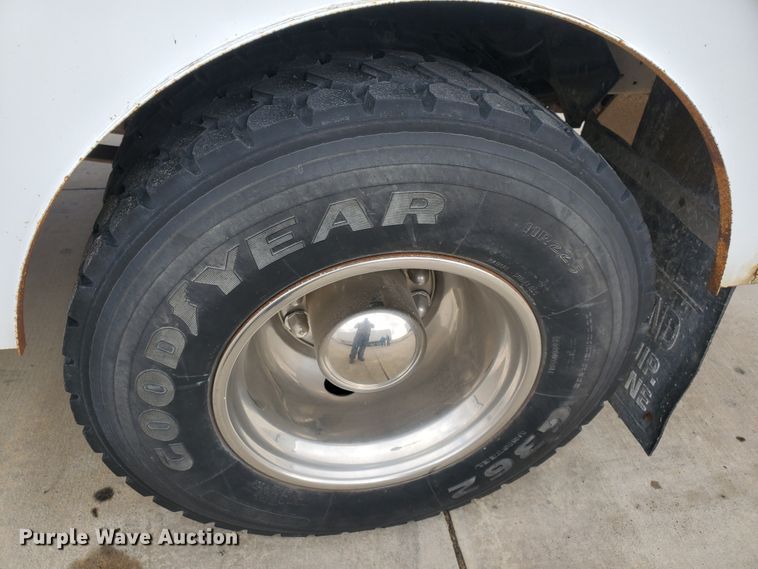 image for item HW9637 1987 Ford LN8000  utility / service truck