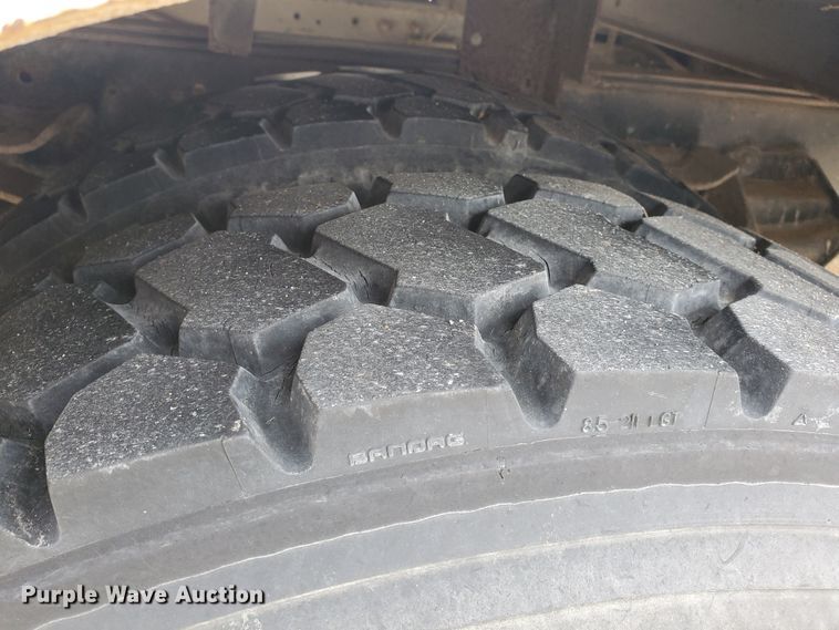 image for item HW9637 1987 Ford LN8000  utility / service truck