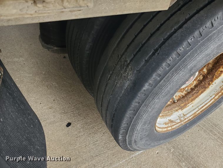 image for item HW9640 1998 Wabash  drop deck trailer