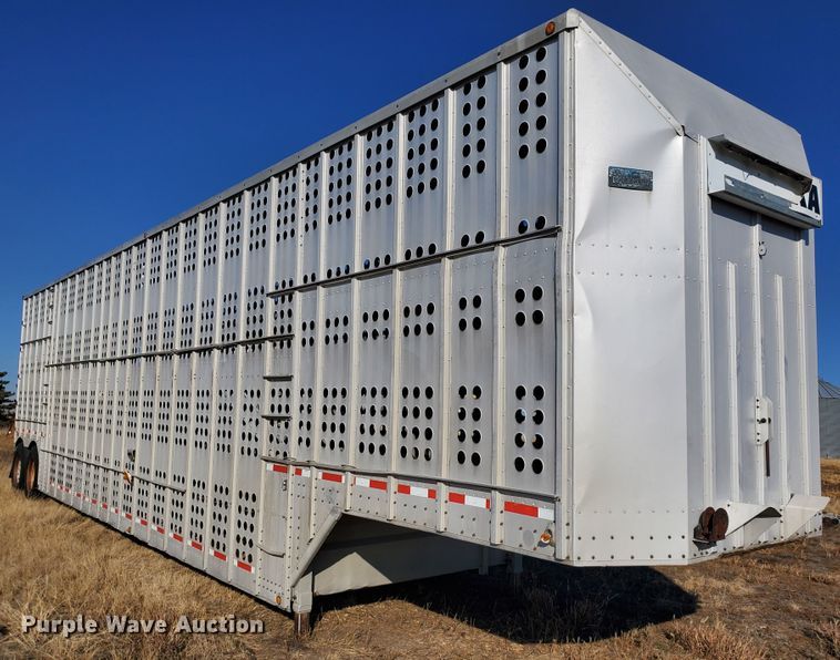 image for item HW9644 1988 Merritt livestock trailer