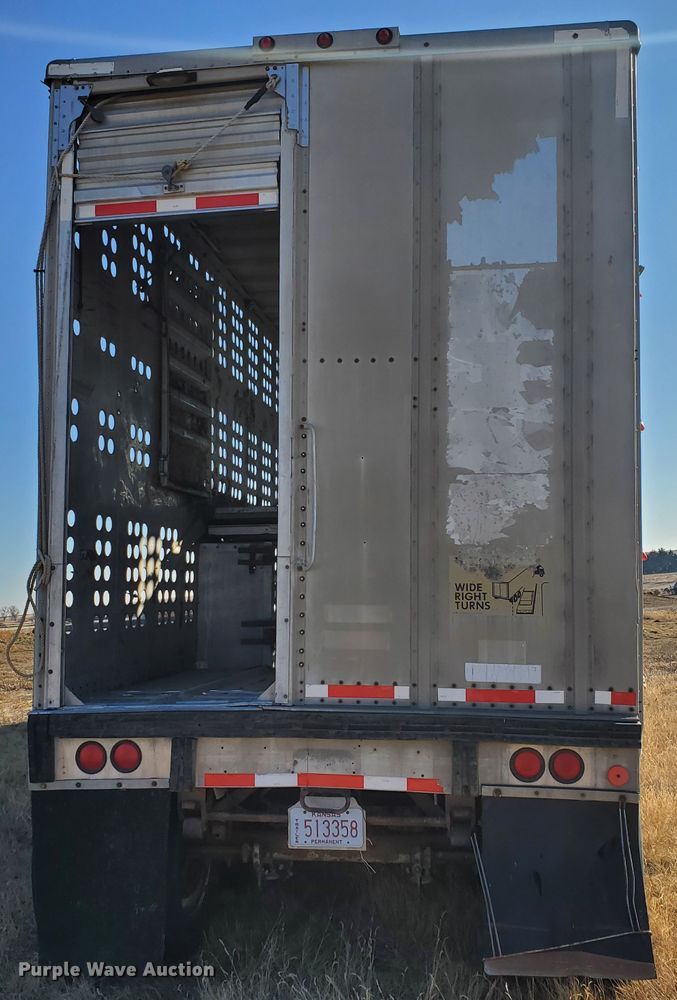 image for item HW9644 1988 Merritt livestock trailer