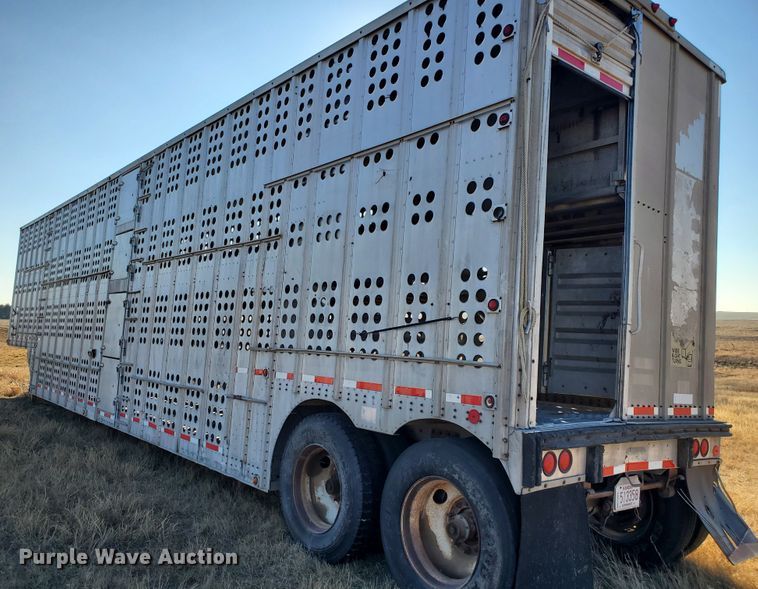 image for item HW9644 1988 Merritt livestock trailer