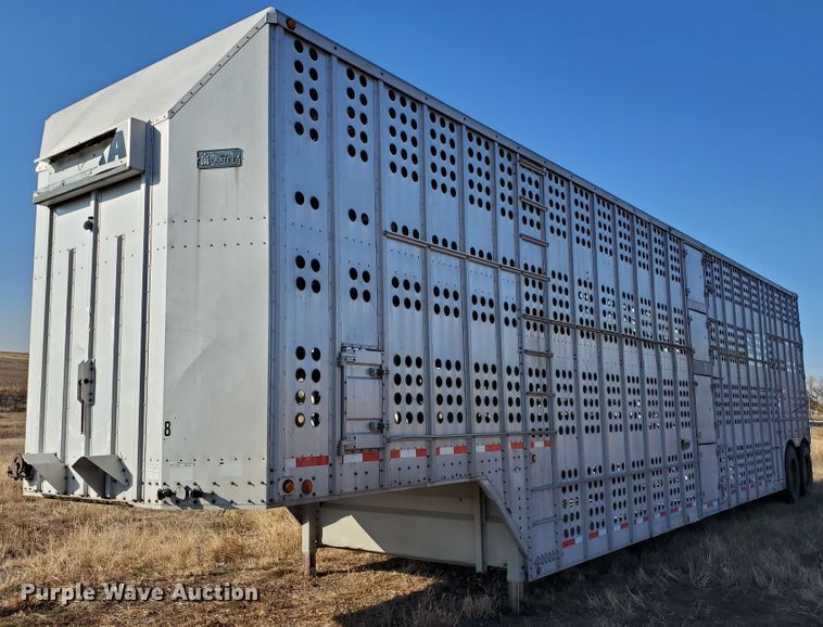 image for item HW9644 1988 Merritt livestock trailer