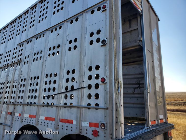 image for item HW9644 1988 Merritt livestock trailer