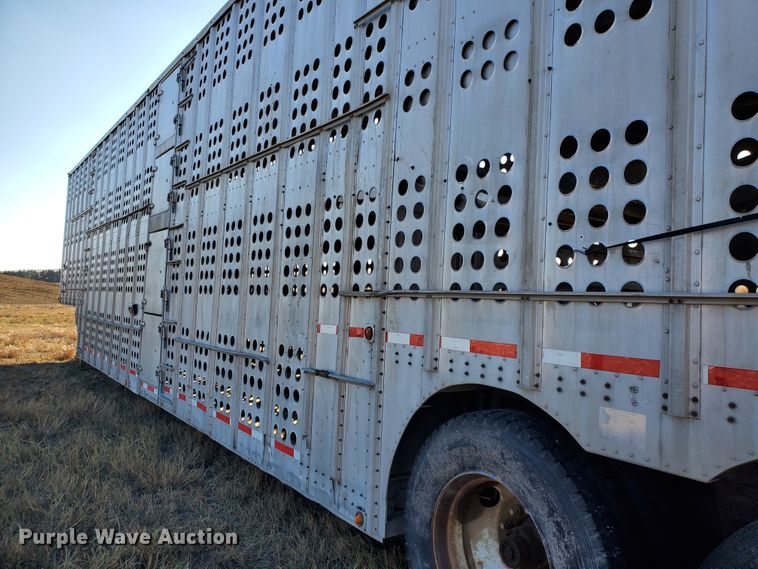 image for item HW9644 1988 Merritt livestock trailer