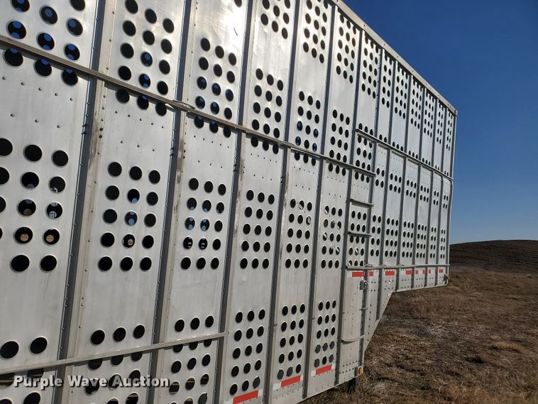 image for item HW9644 1988 Merritt livestock trailer