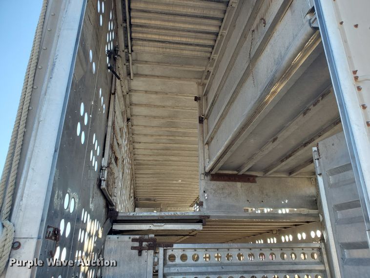 image for item HW9644 1988 Merritt livestock trailer