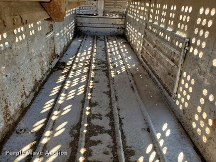 image for item HW9644 1988 Merritt livestock trailer