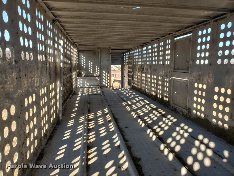 image for item HW9644 1988 Merritt livestock trailer