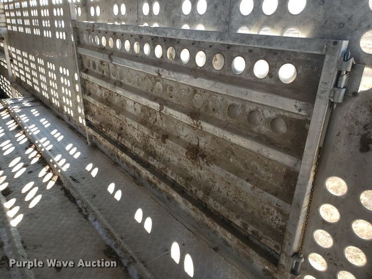 image for item HW9644 1988 Merritt livestock trailer