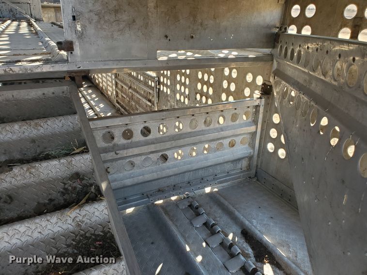 image for item HW9644 1988 Merritt livestock trailer