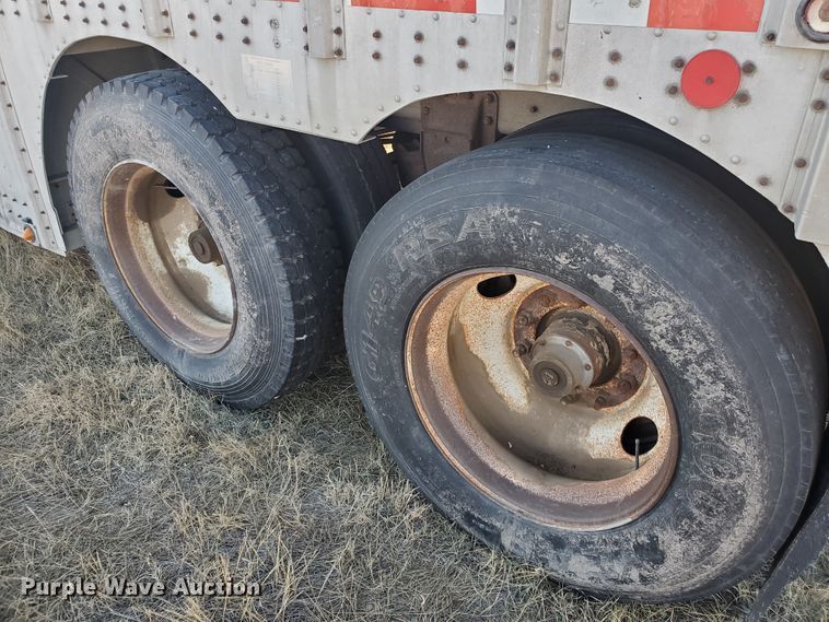 image for item HW9644 1988 Merritt livestock trailer