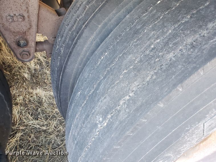 image for item HW9644 1988 Merritt livestock trailer