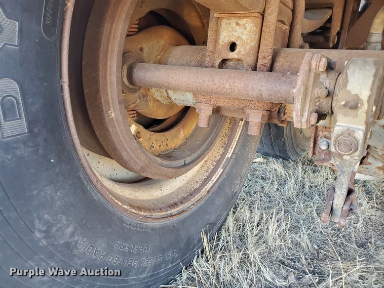 image for item HW9644 1988 Merritt livestock trailer